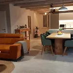 Skarlanija, Villa *