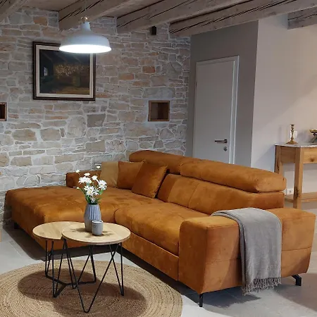 Skarlanija, Umag