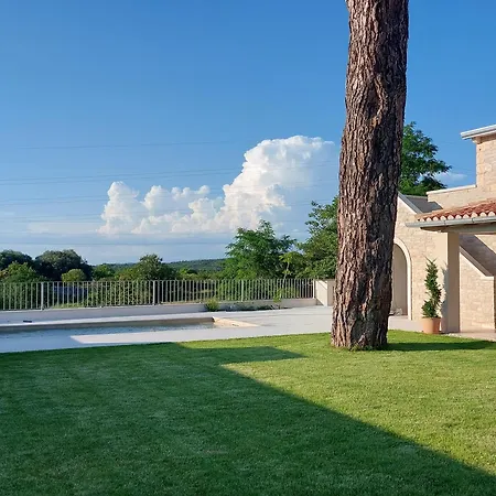 Skarlanija, Umag Villa Sveta Marija na Krasu