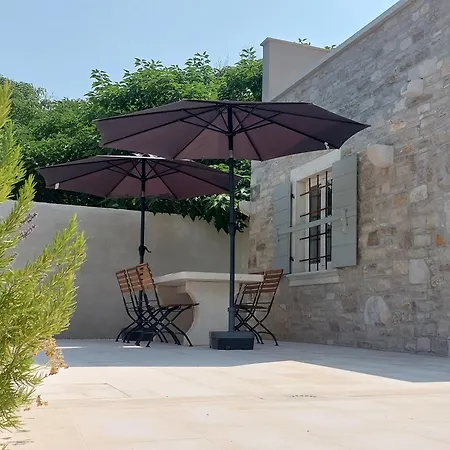 Skarlanija, Umag Villa *