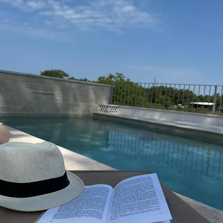 Skarlanija, Umag Villa