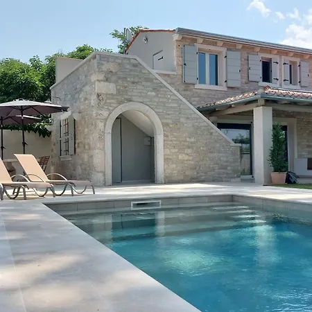 Villa Skarlanija, Umag
