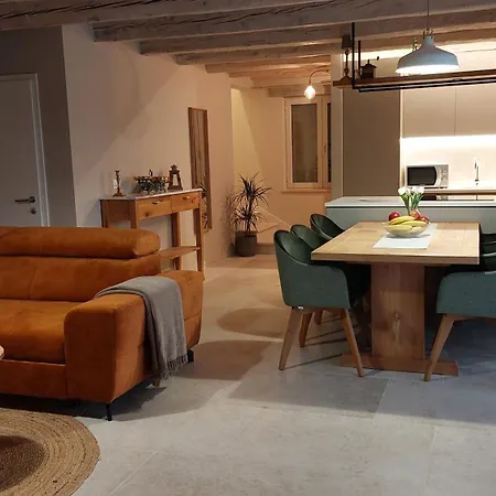 Skarlanija, Umag Villa *