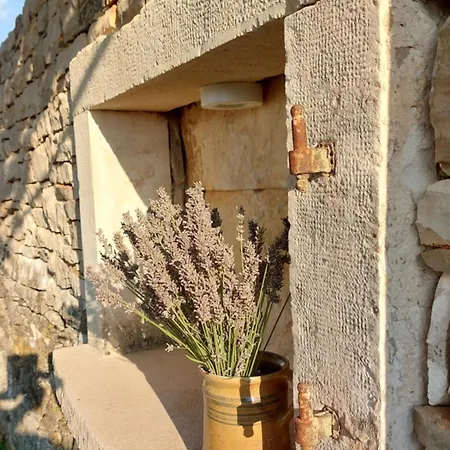 Villa Skarlanija,