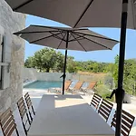 škarlanija, Umag Villa *