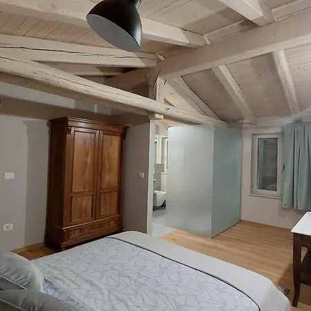 škarlanija, Umag Villa