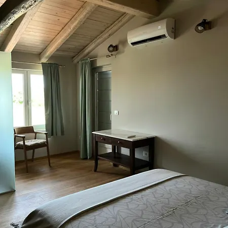 Skarlanija, Vila Umag